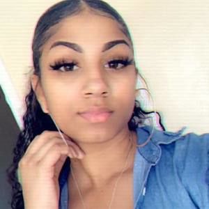 Meet your Posher, Alisha